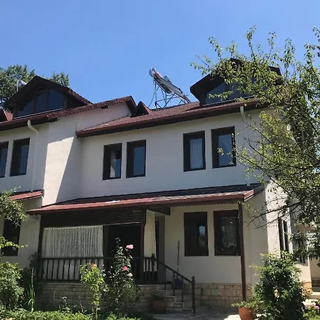 Bursa Uludag Eteginde, Ormanin Icerisinde, Havuzlu Bahceli Kiralik Kestel (Bursa)