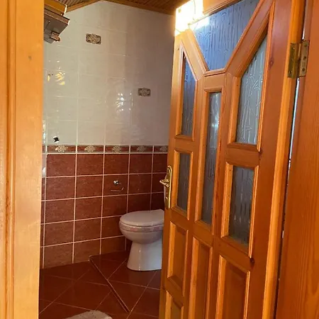 Bursa Uludag Eteginde, Ormanin Icerisinde, Havuzlu Bahceli Kiralik