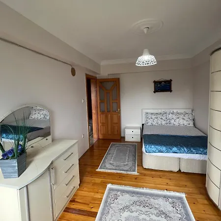 Bursa Uludag Eteginde, Ormanin Icerisinde, Havuzlu Bahceli Kiralik Alpesi faház *